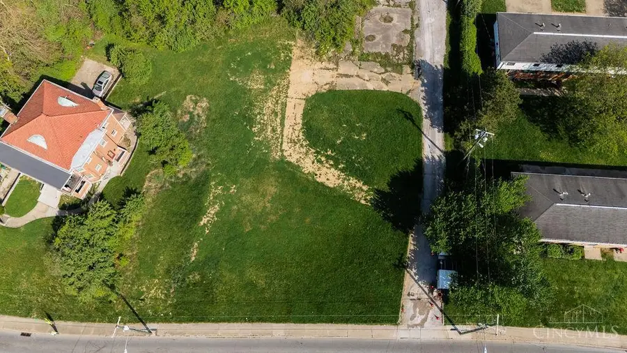 38 Clinton Springs Avenue, Cincinnati, OH 45217 - #2