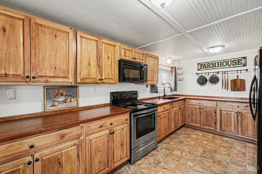 901 Oak Grove Road, Martinsville, OH 45146 - #3