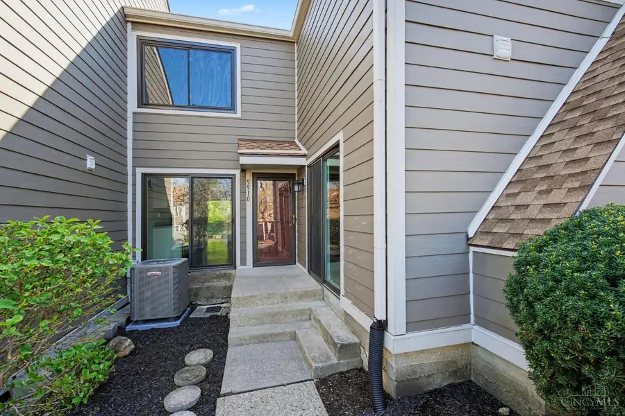 9910 Timbers Drive, Blue Ash, OH 45242 - #2