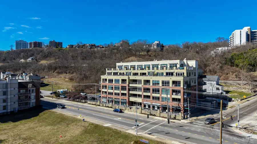 2260 Riverside Drive #402, Cincinnati, OH 45202 - #2