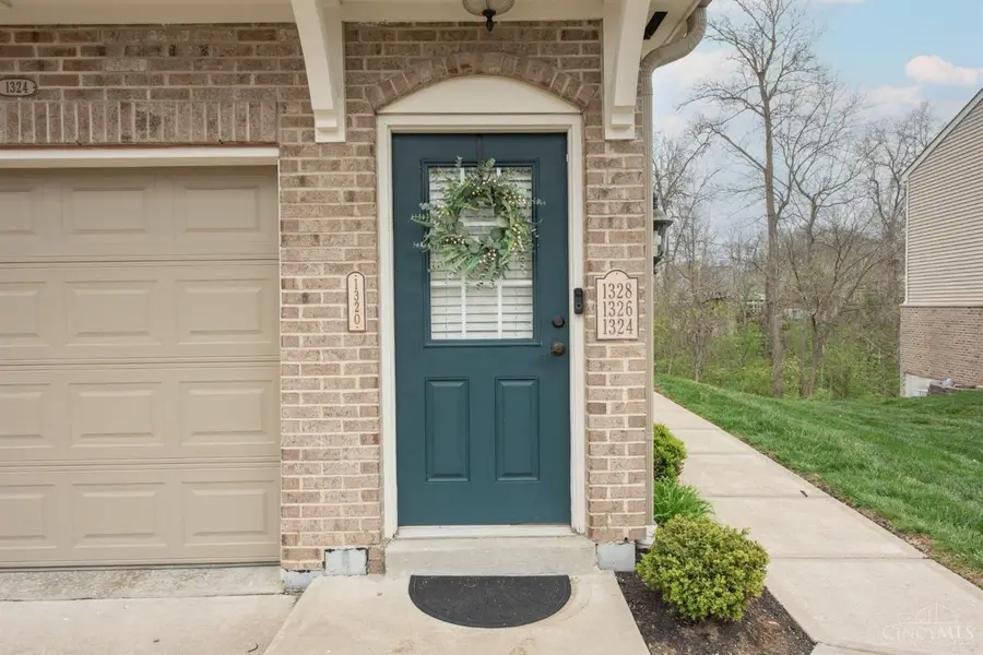 1320 Twin Spires Drive #305, Batavia, OH 45103 - #3