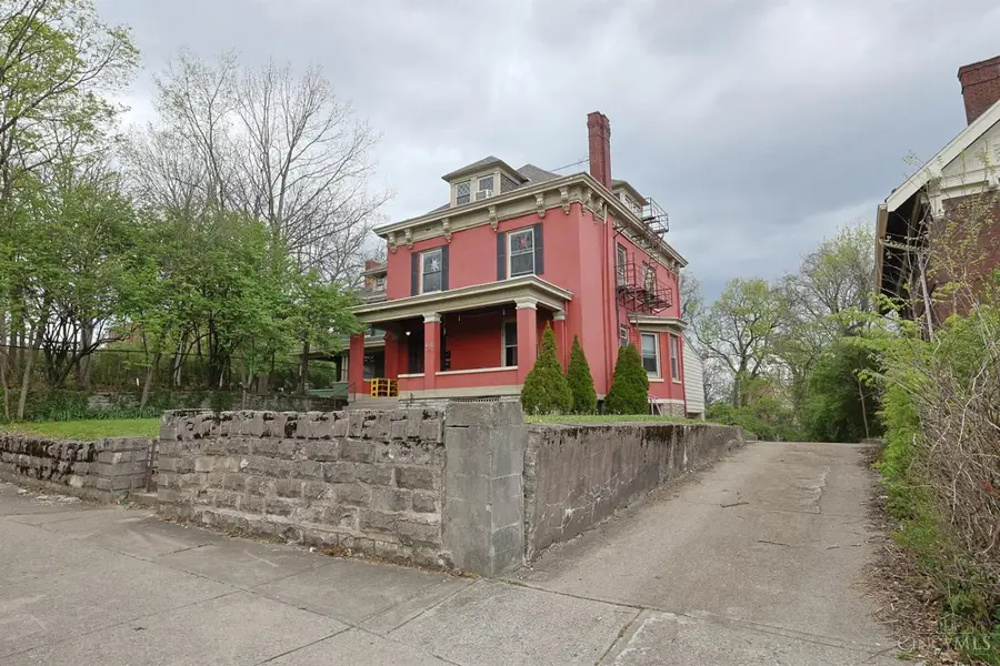 448 Riddle Road, Cincinnati, OH 45220 - #2