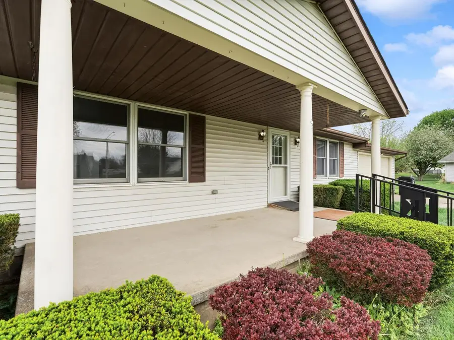 47 Lawnview Drive, Wilmington, OH 45177 - #2