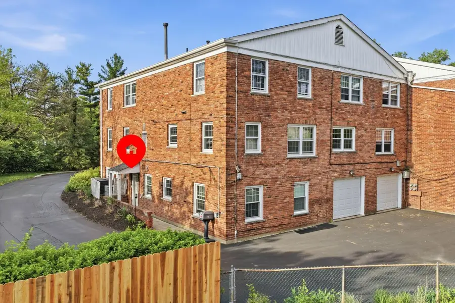 1110 Springfield #A15, Wyoming, OH 45215 - #2