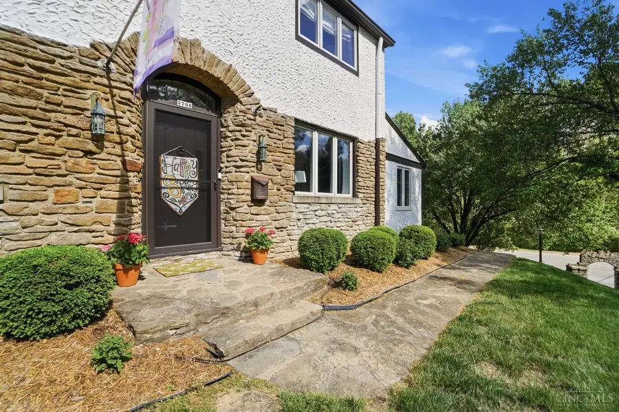 3706 Broadview Drive, Cincinnati, OH 45208 - #3