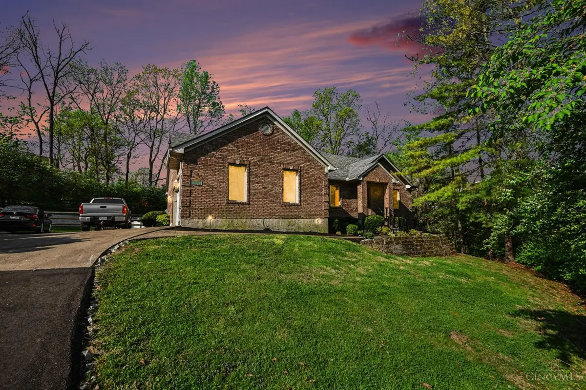 3623 Reemelin Rd, Cincinnati, OH 45211 - #1