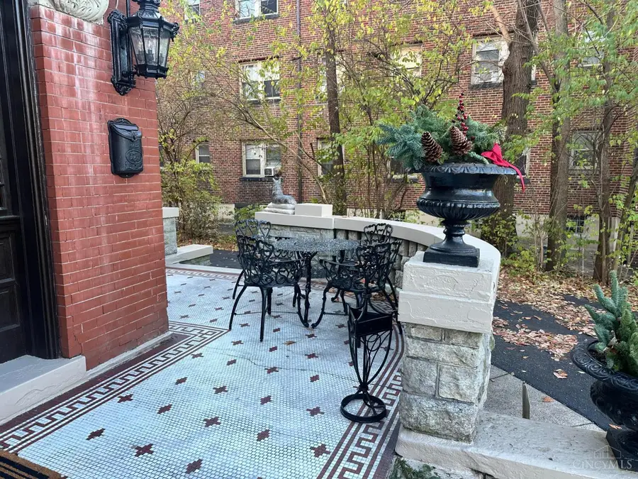 445 Ludlow Avenue, Cincinnati, OH 45220 - #2