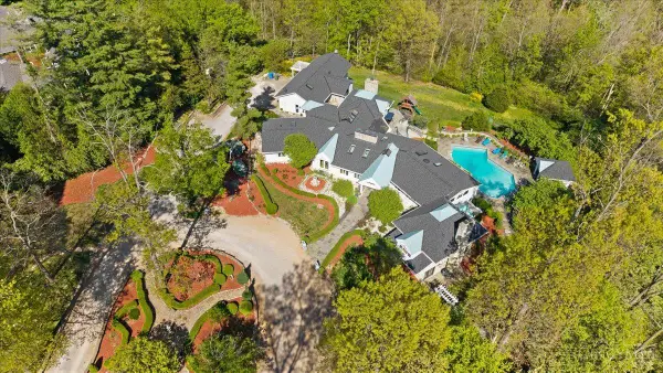 6220 Hawk Ridge Lane, Indian Hill, OH 45243