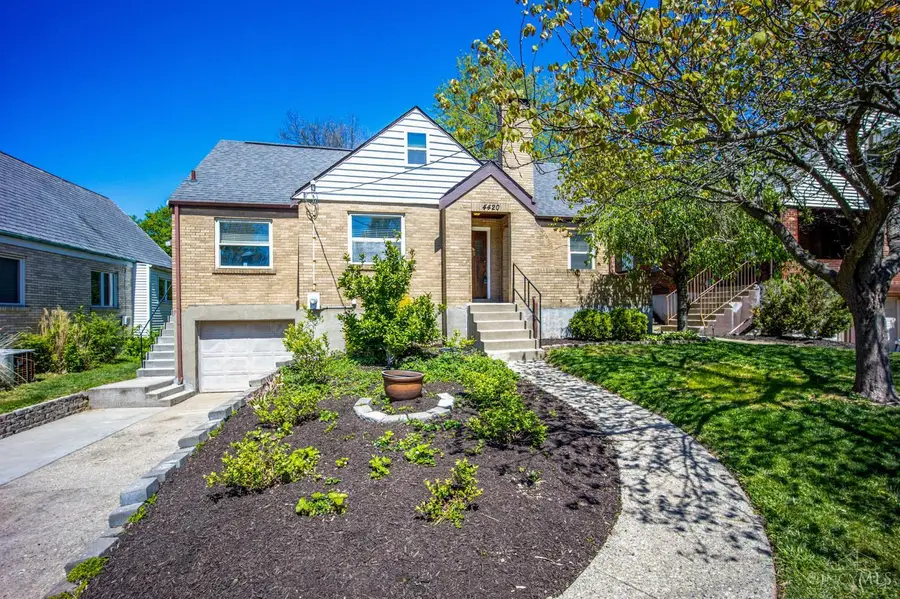 4420 Raceview Avenue, Bridgetown, OH 45211 - #3