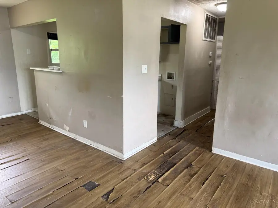 1313 Landis Lane, Finneytown, OH 45231 - #3