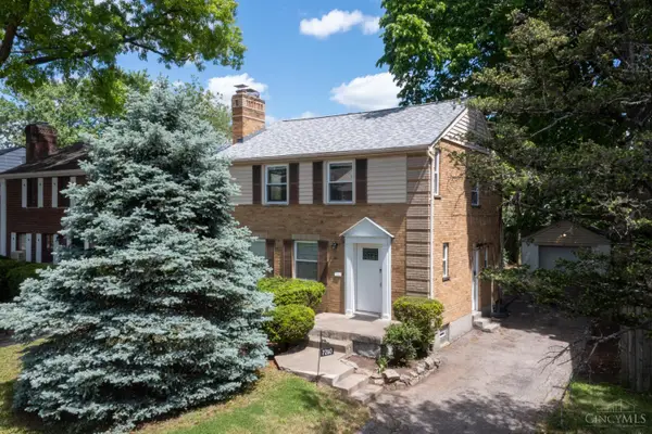 7260 Eastlawn Drive, Cincinnati, OH 45237