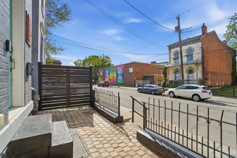 916 Findlay Street, Cincinnati, OH 45214 - #2