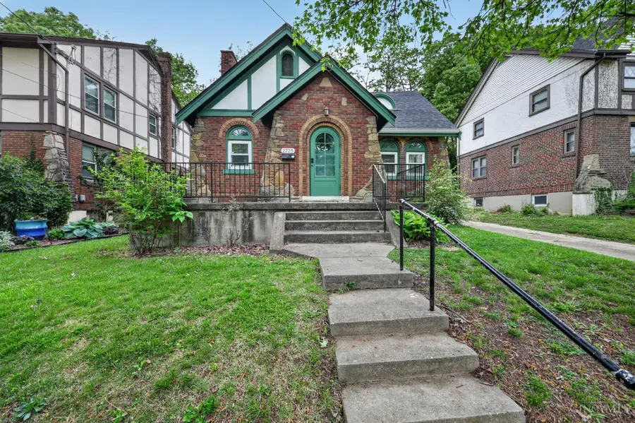 2725 Orland Avenue, Cincinnati, OH 45211 - #2