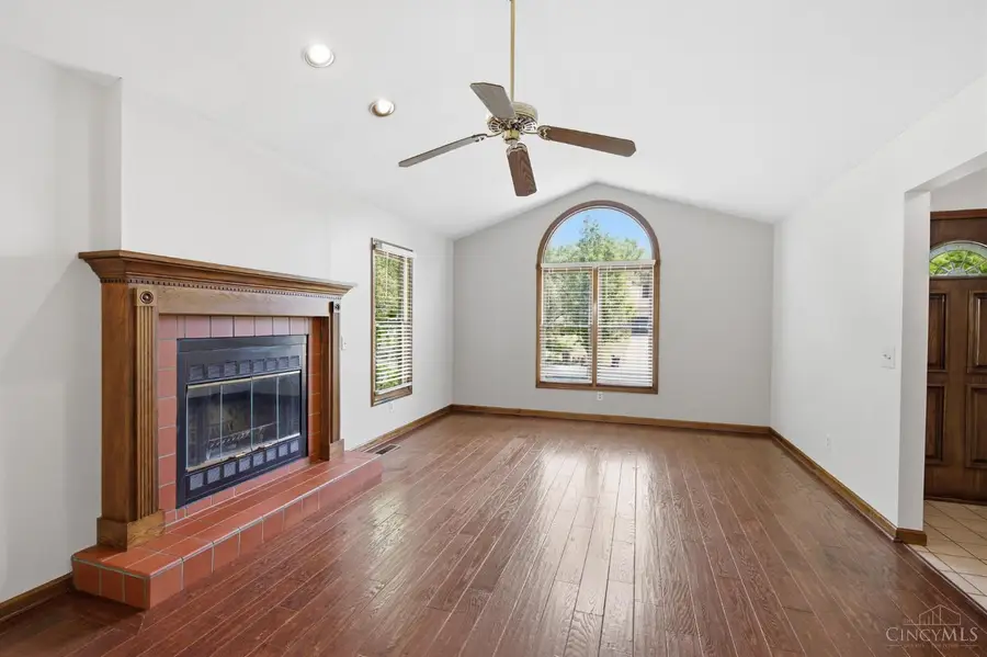 2739 Queenswood Drive, Cincinnati, OH 45211 - #3