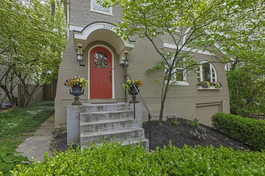 3219 Hardisty Avenue, Cincinnati, OH 45208 - #3