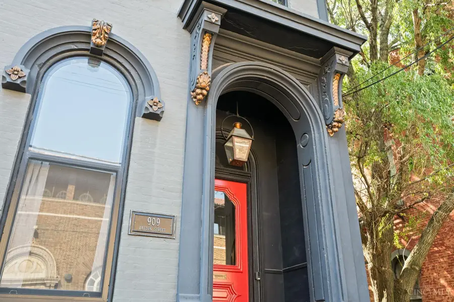 909 Dayton Street, Cincinnati, OH 45214 - #2