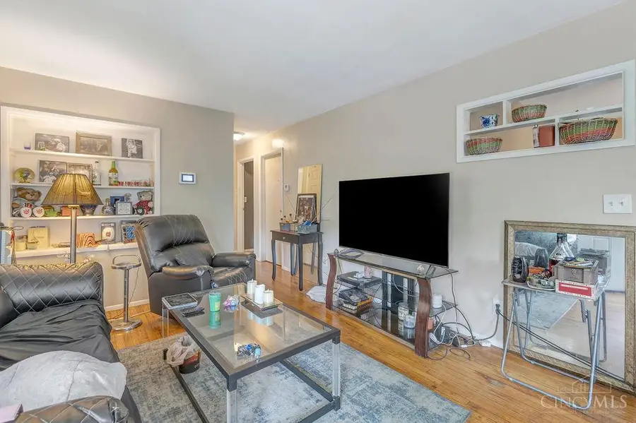 602 Fairbanks Avenue, Cincinnati, OH 45205 - #2