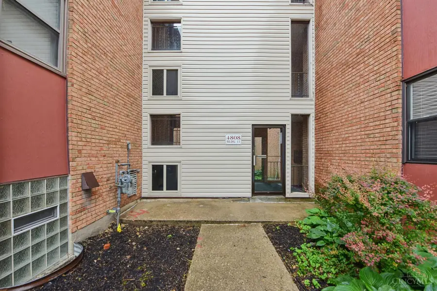 4808 Chalet Drive #1106, Cincinnati, OH 45217 - #2
