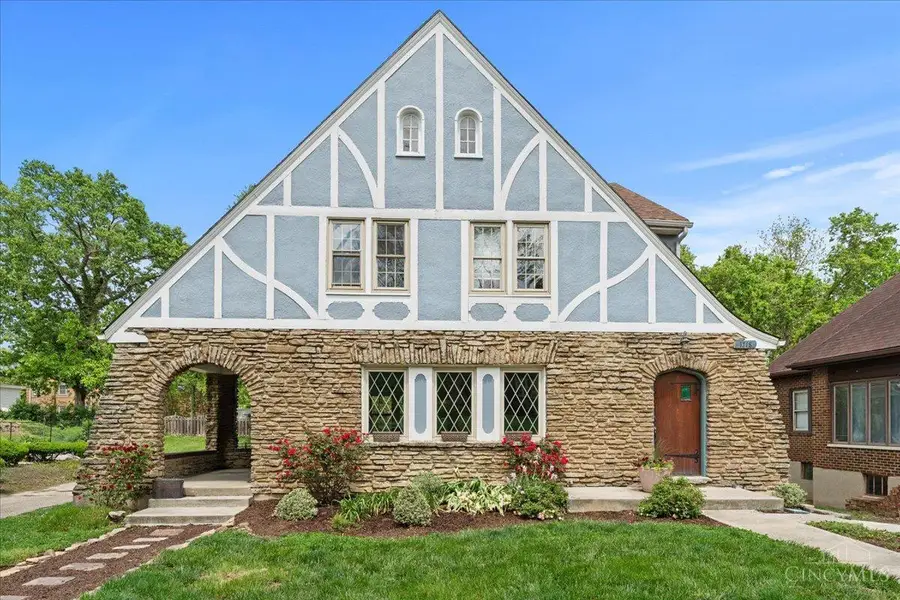 1718 Bella Vista Street, Cincinnati, OH 45237 - #3