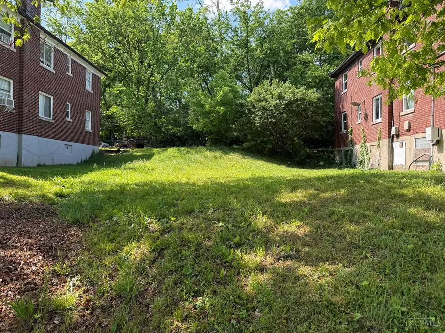 3143 Bracken Woods Lane, Cincinnati, OH 45211 - #2