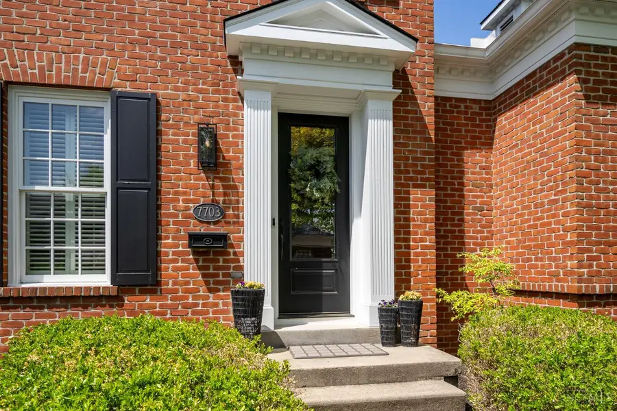7703 Cooper Road, Montgomery, OH 45242 - #2