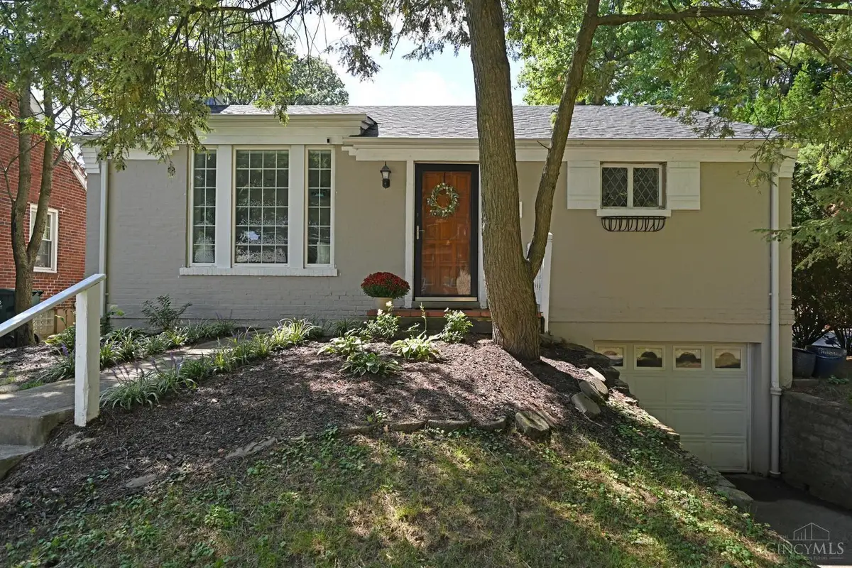 3301 Maplecrest Place, Cincinnati, OH 45209 - #1