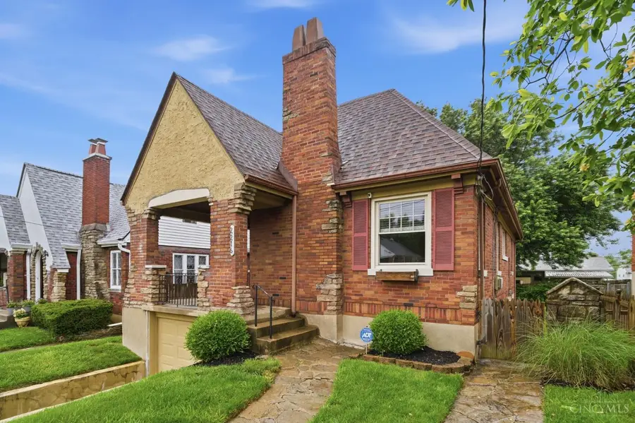 2216 Glenside Avenue, Norwood, OH 45212 - #2