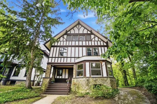 621 Evanswood Place, Cincinnati, OH 45220