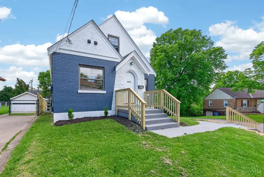 4229 Harding Avenue, Cheviot, OH 45211 - #3