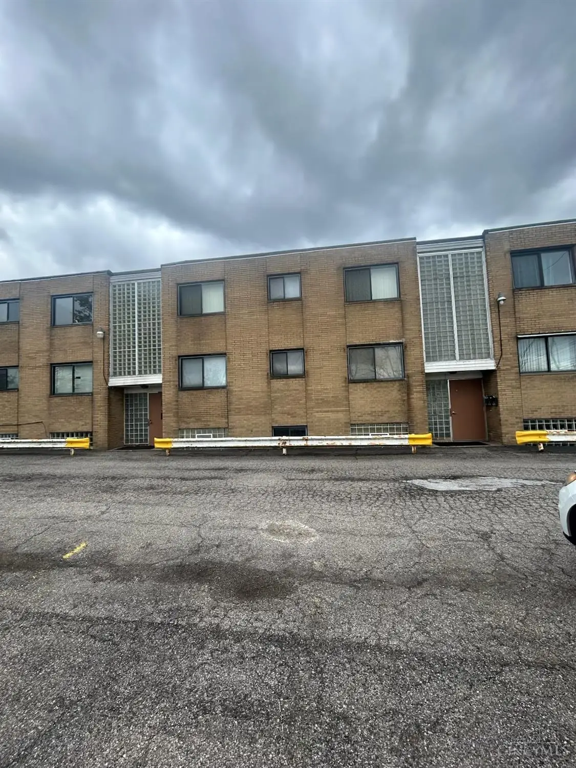 4467 Lee Road, Cleveland, OH 44128 - #1