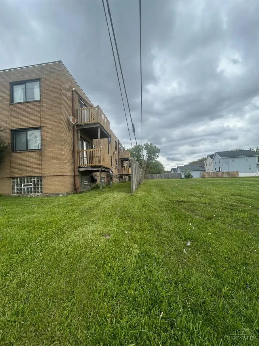 4467 Lee Road, Cleveland, OH 44128 - #3