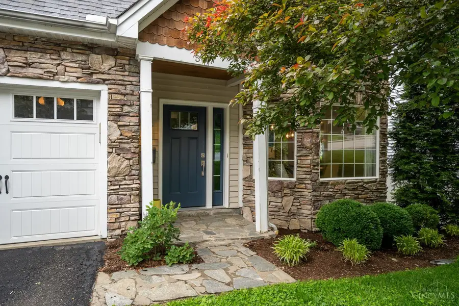 557 Hoge Street, Cincinnati, OH 45226 - #2