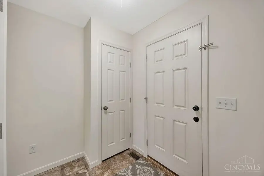723 Grande Oaks Drive, Warren, OH 45152 - #3