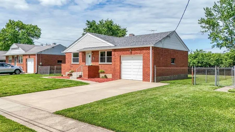 8613 Brent Drive, Finneytown, OH 45231 - #2