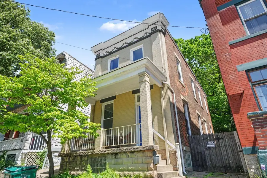 2200 W Clifton Avenue, Cincinnati, OH 45219 - #2
