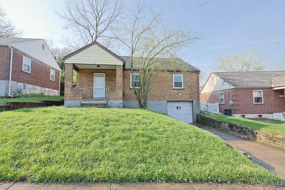 221 E Mechanic Street, Reading, OH 45215 - #1