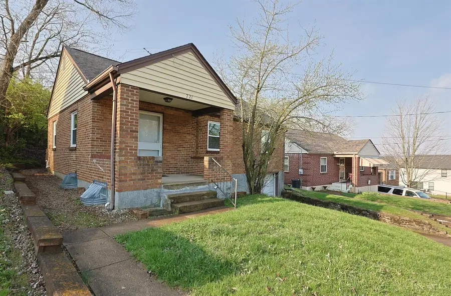 221 E Mechanic Street, Reading, OH 45215 - #3