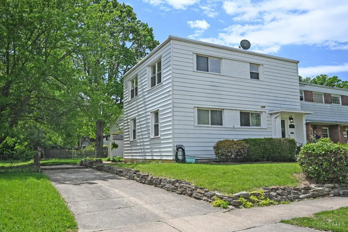 27 Andover Road, Greenhills, OH 45218 - #1