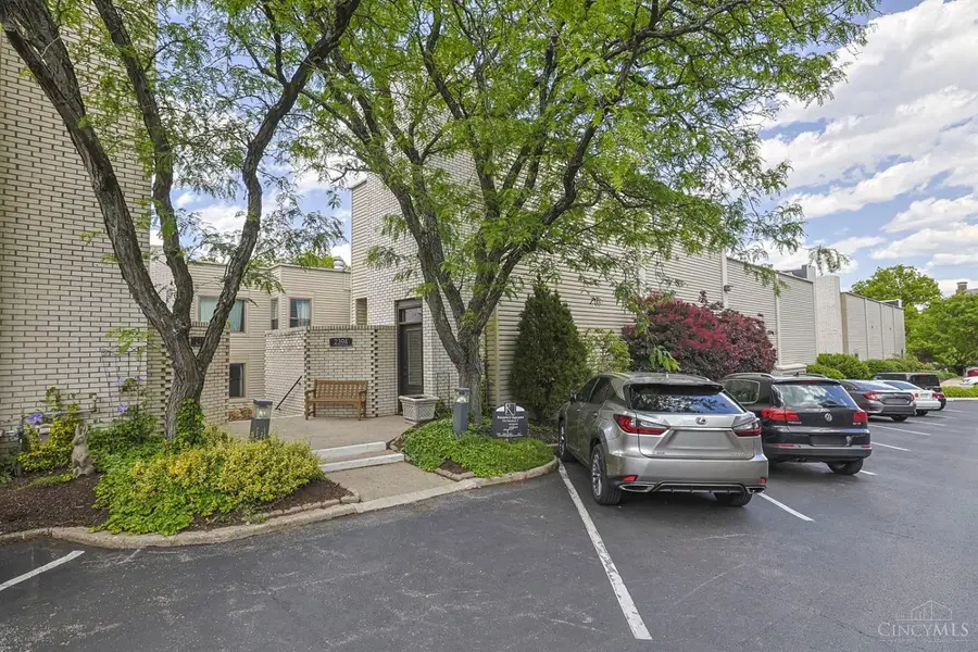 2394 Dana Avenue, Cincinnati, OH 45208 - #2