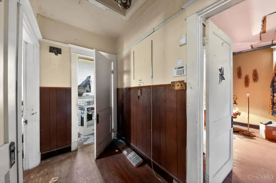2041 Baltimore Avenue, Cincinnati, OH 45225 - #3