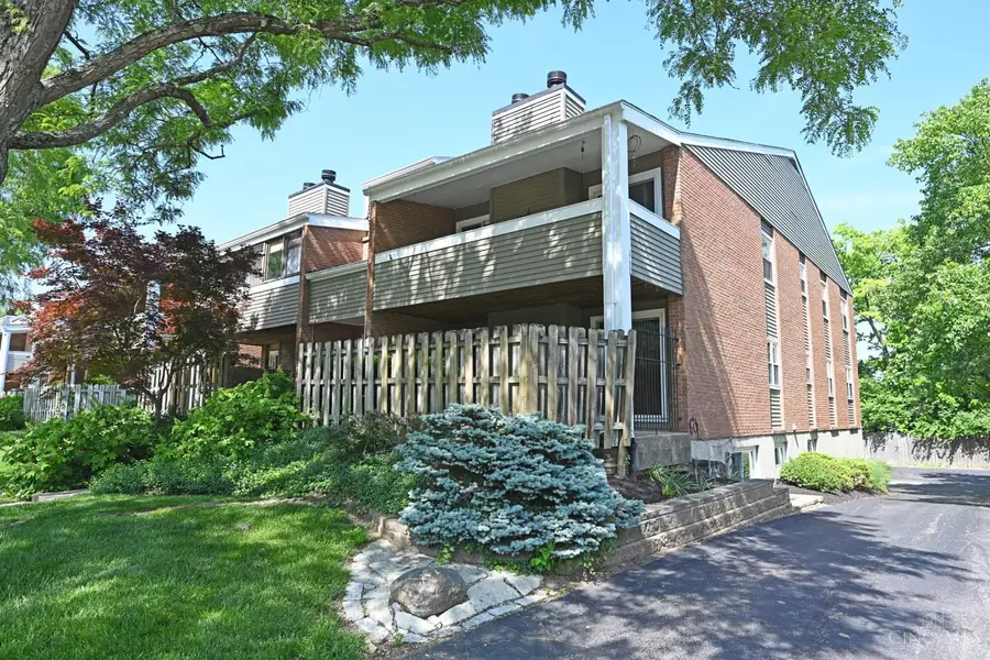 3433 Traskwood Circle #B, Cincinnati, OH 45208 - #2
