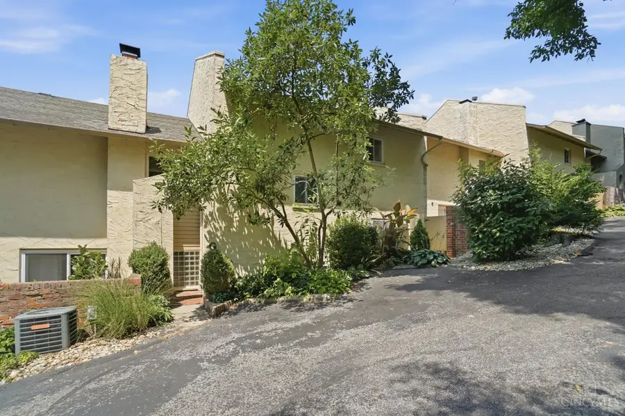 2111 Sutton Avenue #G, Cincinnati, OH 45230 - #2