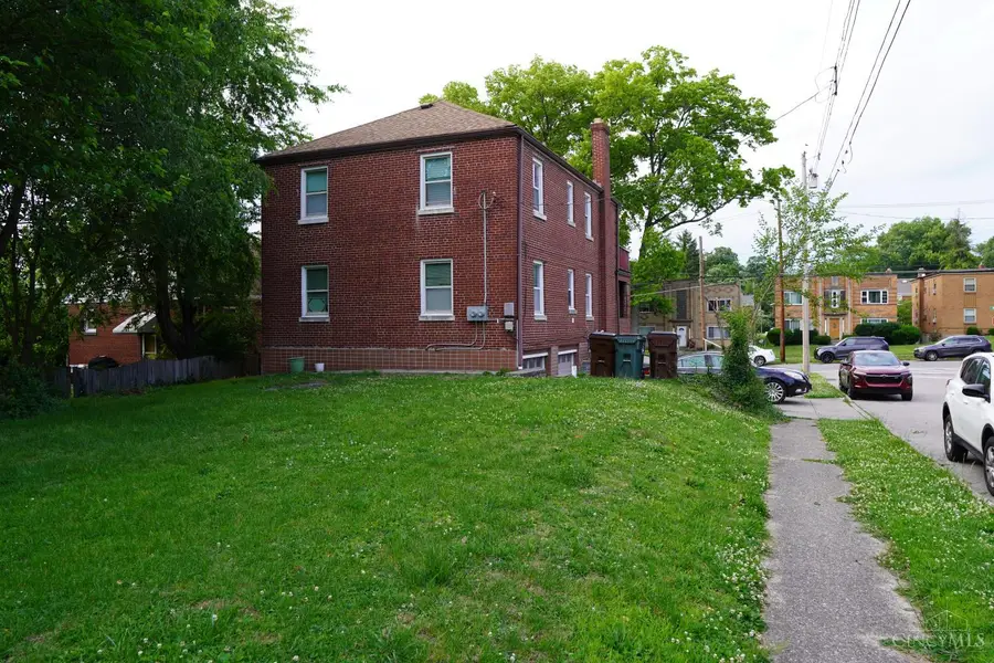 2345 Losantiville Avenue, Golf Manor, OH 45237 - #3