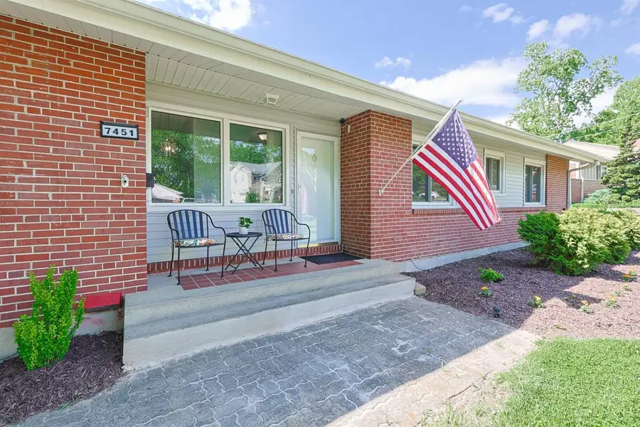 7451 Miami Hills Drive, Madeira, OH 45243 - #2