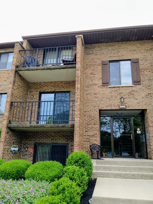 5444 Bluesky Drive #17, Green Twp, OH 45247
