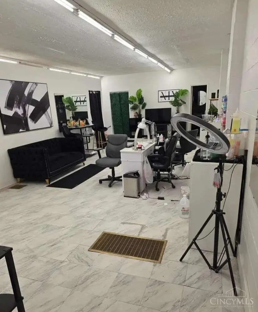 6011 Vine Street, Cincinnati, OH 45216 - #2