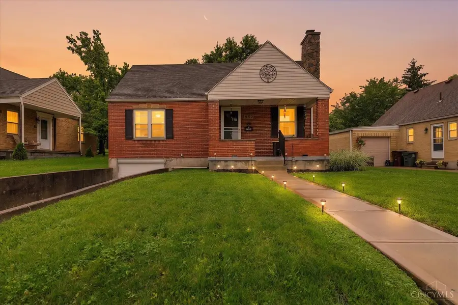 952 Lawn Avenue, Hamilton, OH 45013 - #2