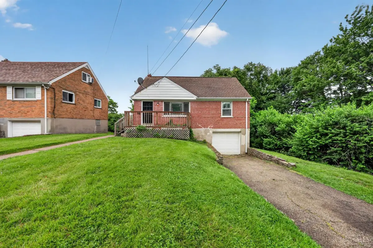6331 Stover Avenue, Golf Manor, OH 45251 - #1