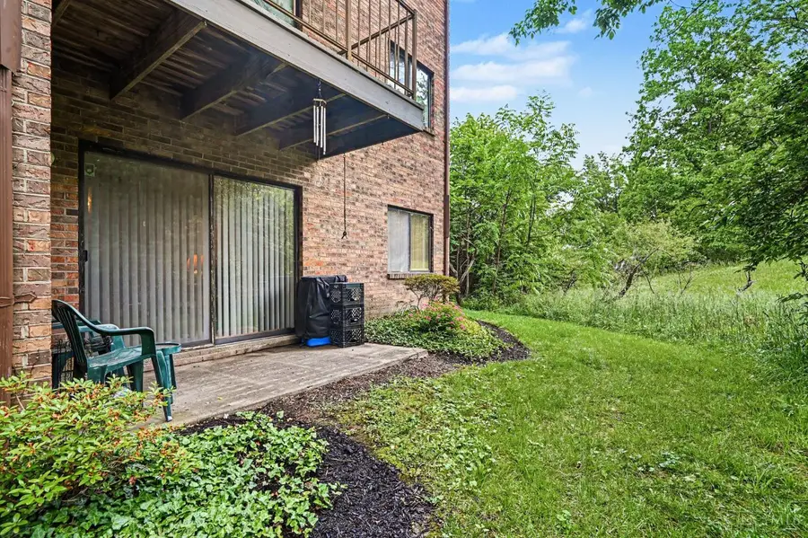 1544 W Galbraith Road #402, Cincinnati, OH 45231 - #3