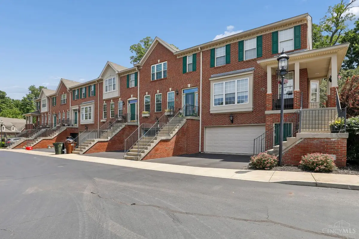 4221 St Andrews Place, Blue Ash, OH 45236 - #1